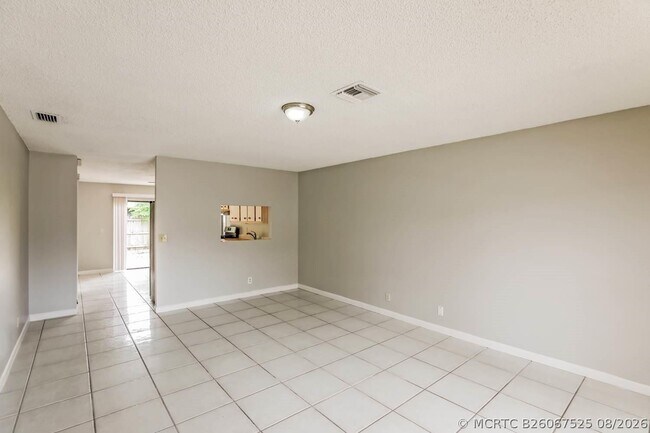 Building Photo - 5885 Eddy Ct
