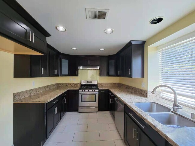 Foto del edificio - 930 Fairview Ave