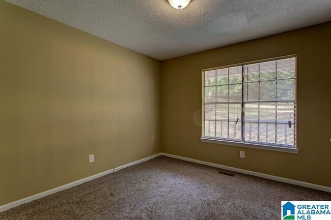 Foto del edificio - 5562 Dug Hollow Rd
