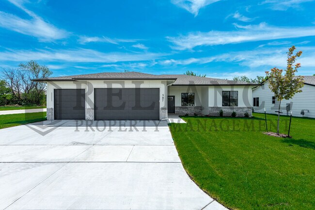 Foto del edificio - 601 E Elmwood St