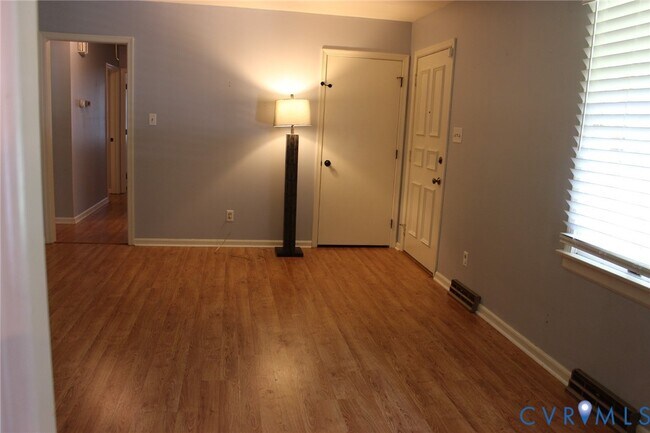 Foto del edificio - 18710 Cox Rd