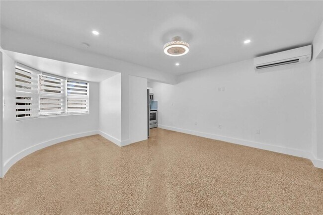 Foto del edificio - 5122 NE 19th Ave