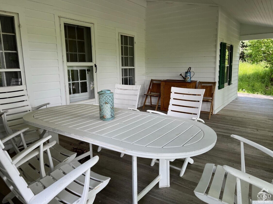 Foto principal - 182 Pond Hill Rd