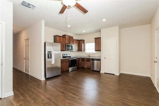 Building Photo - 602 Highwood Ln