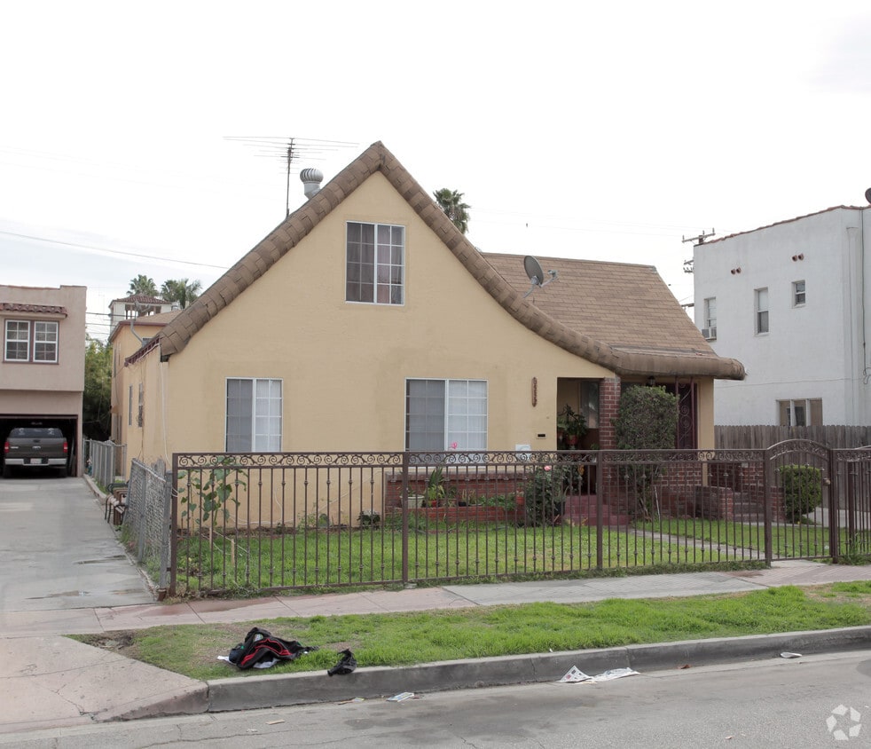 Foto del edificio - 6532-6534 Templeton St
