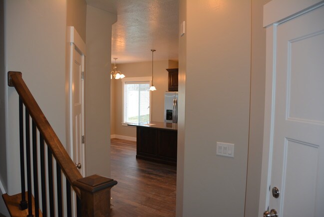 Building Photo - 62 S 980 E