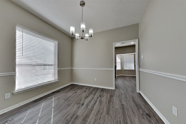 Building Photo - 17715 Seven Pines Dr