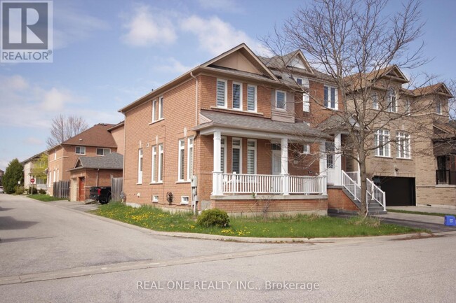 Building Photo - 52 Russell Hill Rd