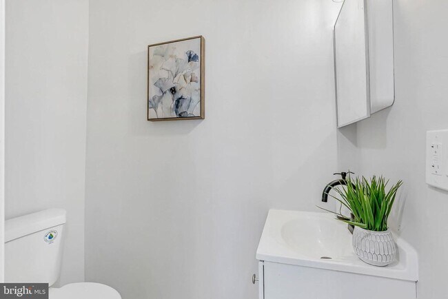 Foto del edificio - 2839 Winton St