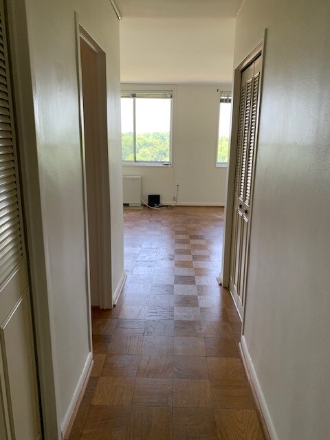 Foto principal - 10401 Grosvenor Pl