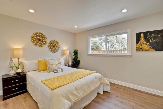 Building Photo - 5365 Silver Reef Dr