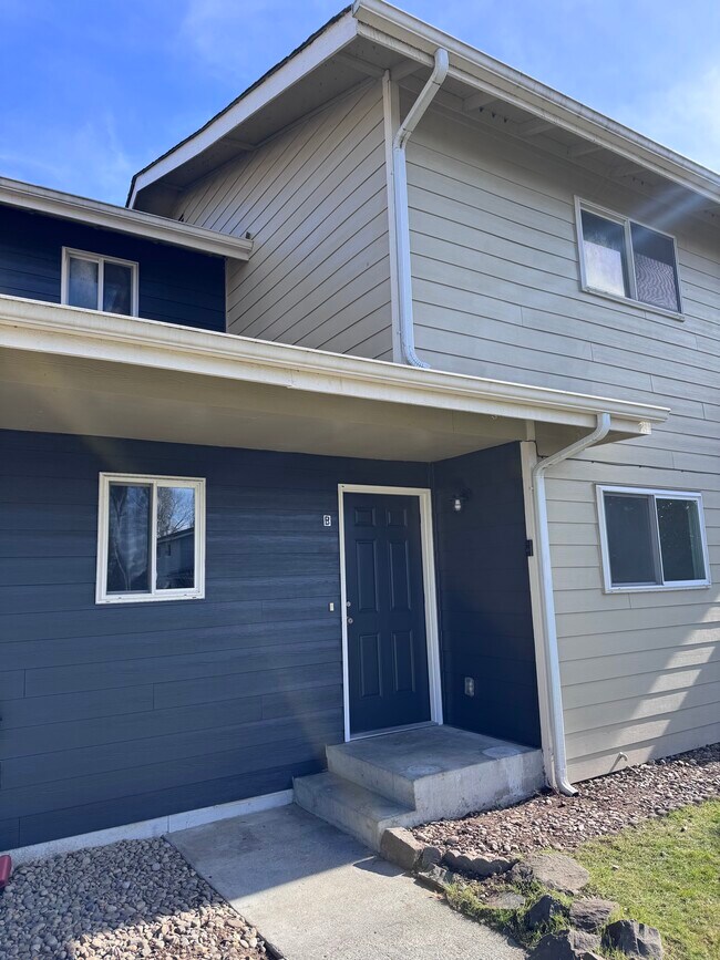 Building Photo - 92 Quinn Ave