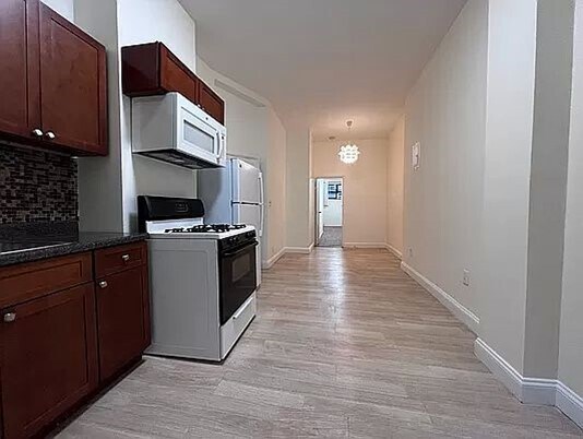 Eat in Kitchen - 3838 29th St