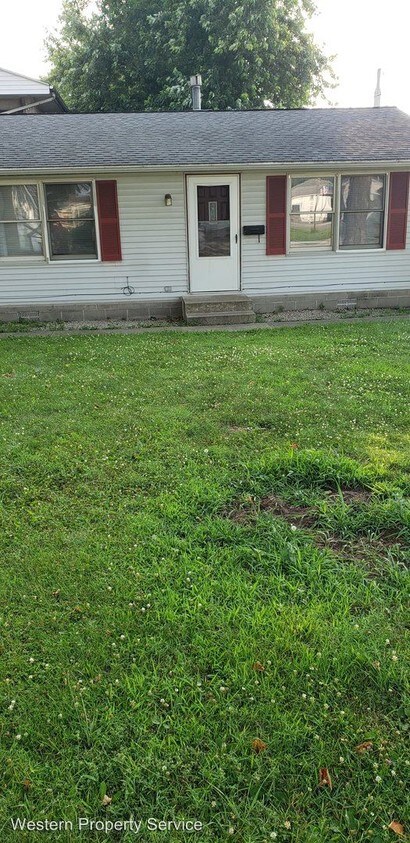 Primary Photo - 2 br, 1 bath Apartment - 1040 E Winona Ave
