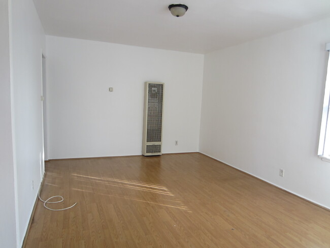 Building Photo - 14839 Blythe St