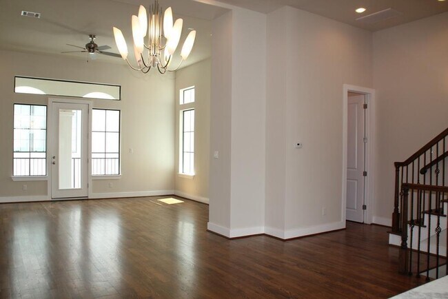 Building Photo - 4721 Banning Dr