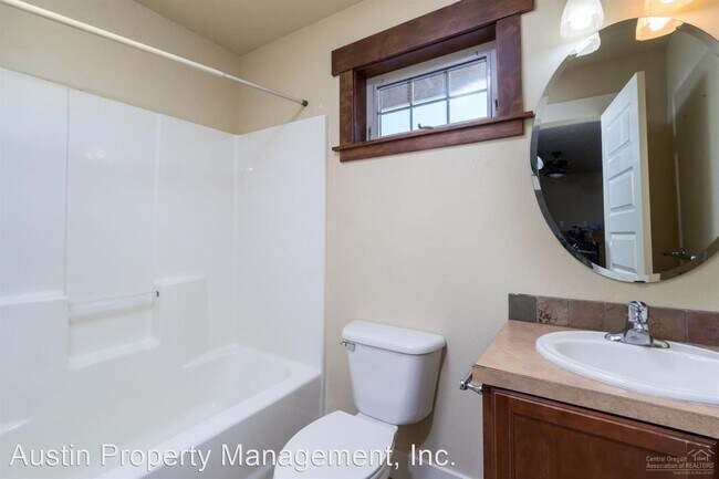 Building Photo - 1 br, 1 bath House - 637 NW Compass ADU