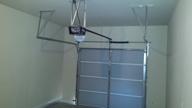 Garage - 1080 Township Cir