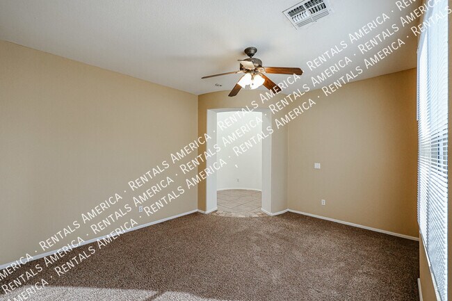 Building Photo - Beautiful 3 Bedroom 2.5 Bath Home in Laveen!