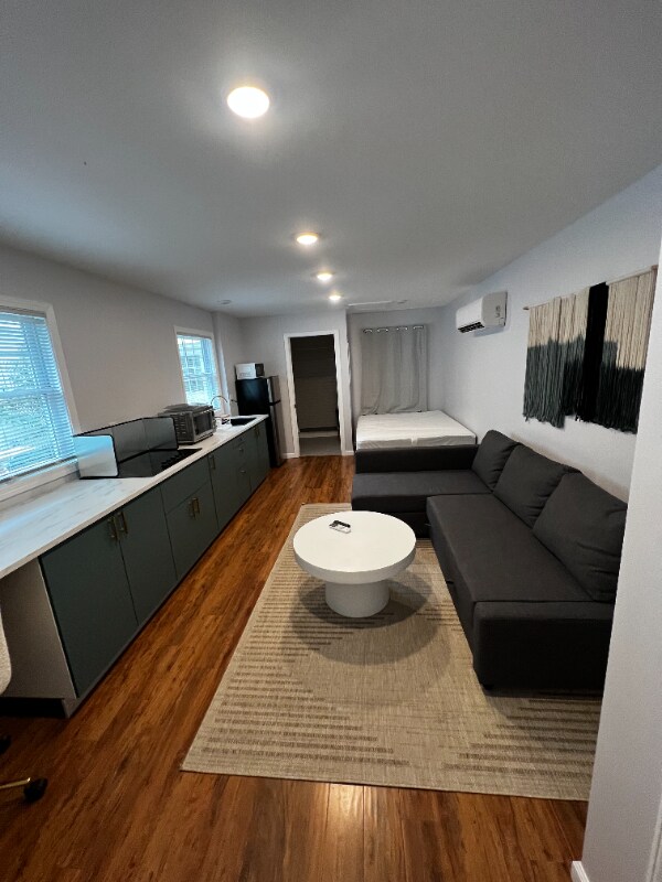 Foto del edificio - 863 E Eighth St