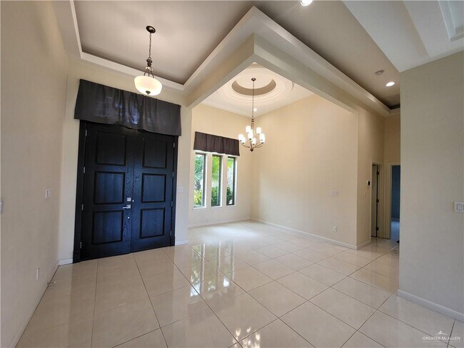 Building Photo - 1367 Garden Dr