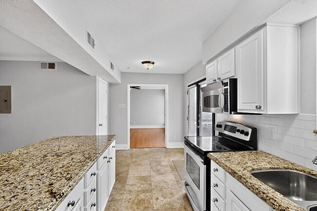 Foto del edificio - 7736 Meadow Rd