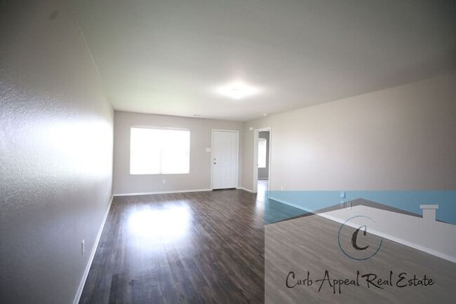 Foto del edificio - Move in special $900!! Spacious 4 bed, 2 bath home - Nettleton