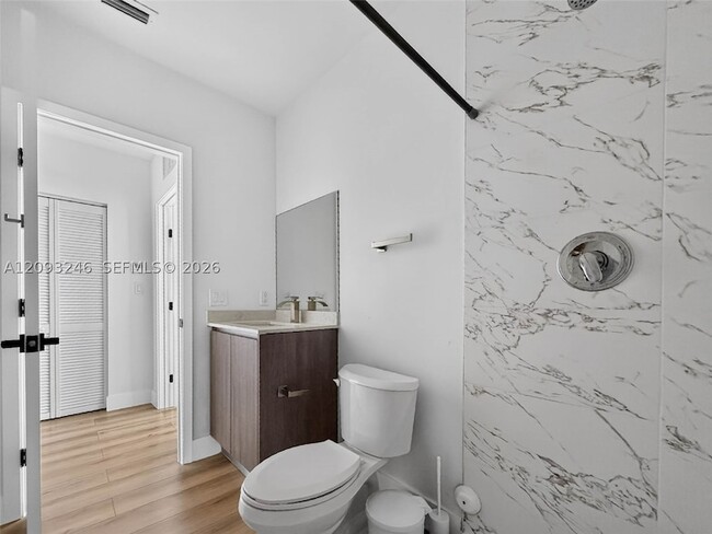 Foto del edificio - 1534 NW 1st St