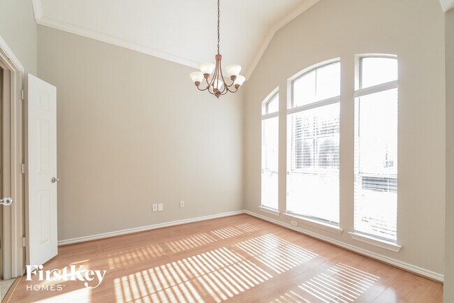Foto del edificio - 502 Glenn Ln