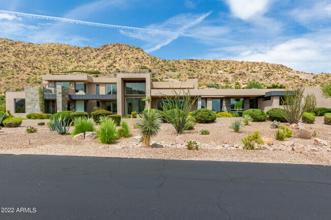 Building Photo - 5720 E Joshua Tree Ln