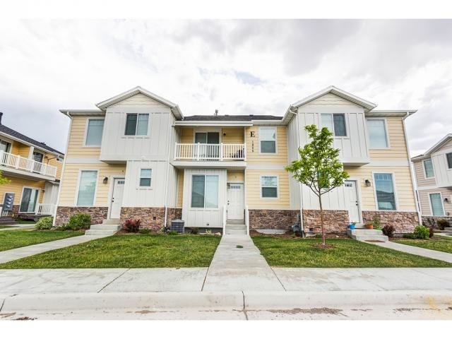 Primary Photo - 1825 E Cosmos Dr