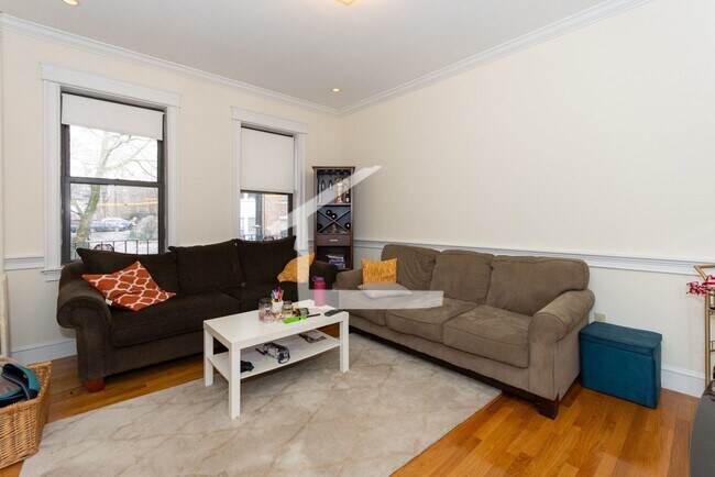 Foto del edificio - 37 Glenville Ave