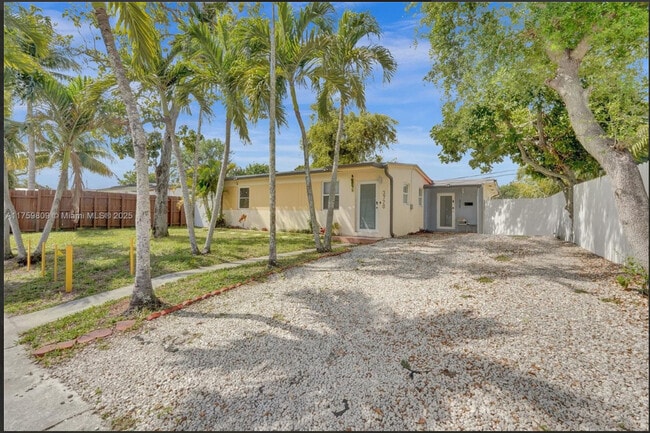 Building Photo - 3720 SW 46th Ave