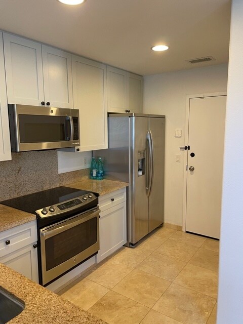 Kitchen - 580 Lunalilo Home Rd