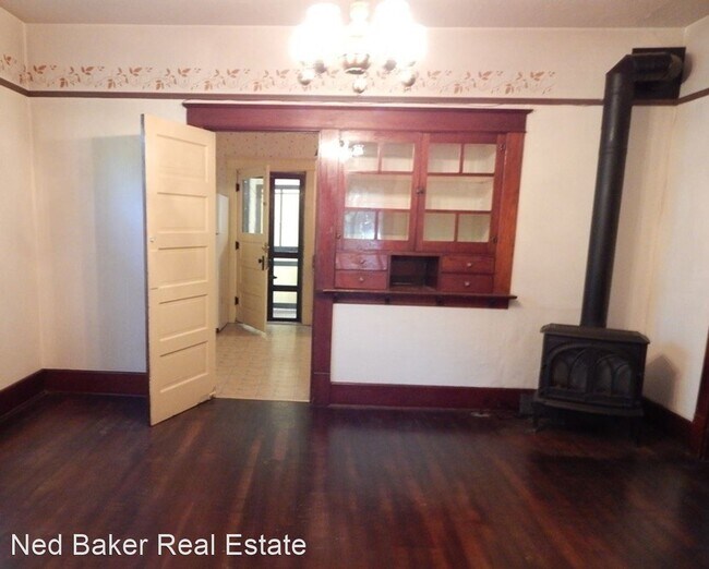 Building Photo - 3 br, 1 bath House - 940 17th St NE