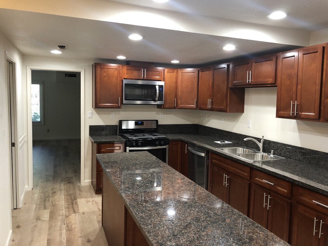 3963 La Honda Way, Carmichael, CA 95608 Townhome Rentals in