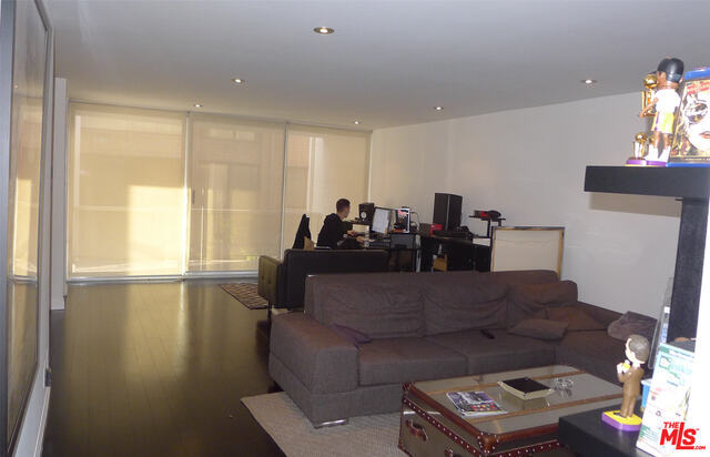 Building Photo - 131 N Gale Dr