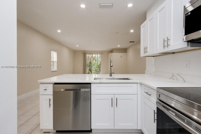 Foto del edificio - 4834 NW 58th Manor