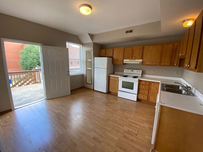 Building Photo - W Norwich Ave 32-34 GW2