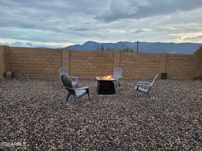 Building Photo - 785 W Azure Dr