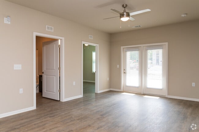 1BR,1BA - Sycamore Station