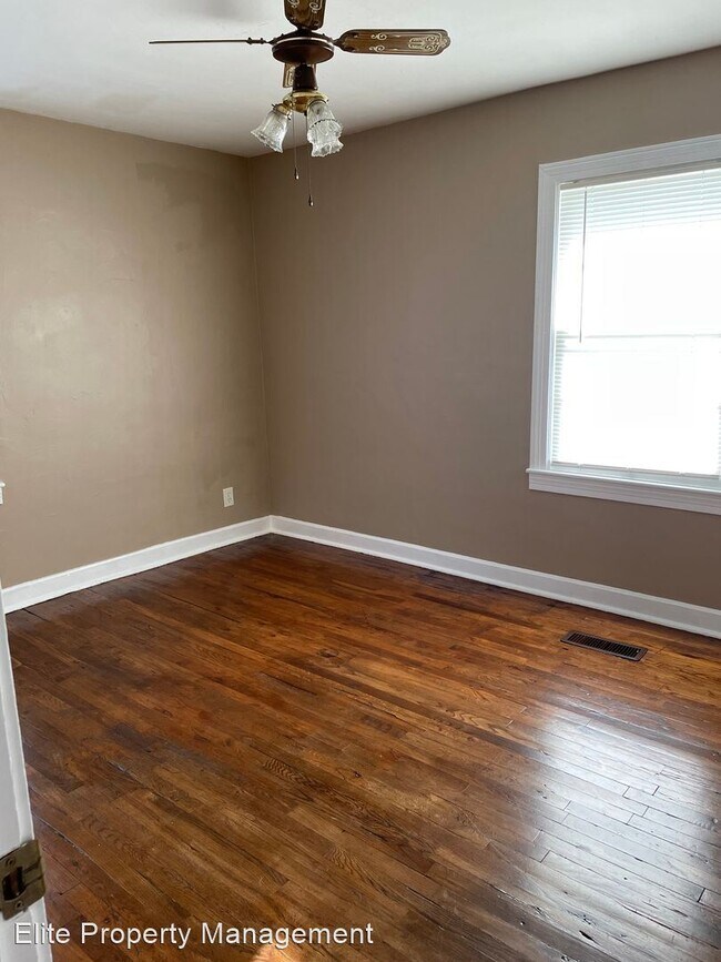 Building Photo - 2 br, 1 bath House - 904 East 14th Street