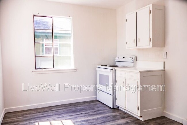 Building Photo - 1321 33rd St Ensley