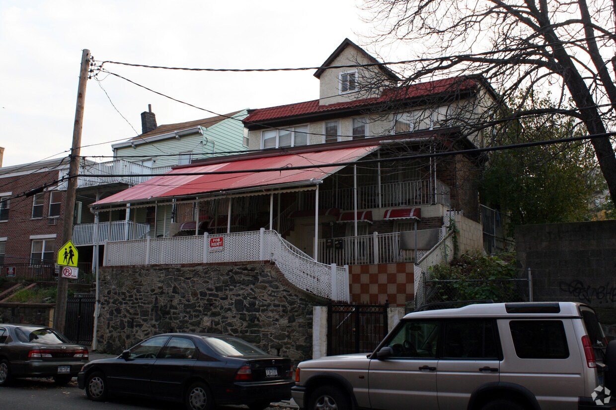 Foto del edificio - 1392-1394 Fulton Ave