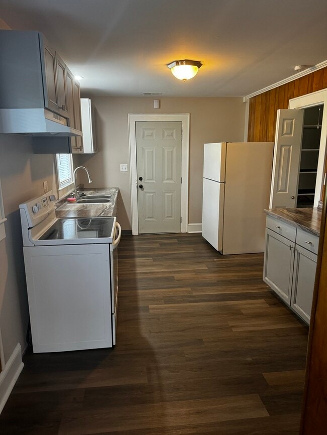 Foto del edificio - 618 Elizabeth Ave