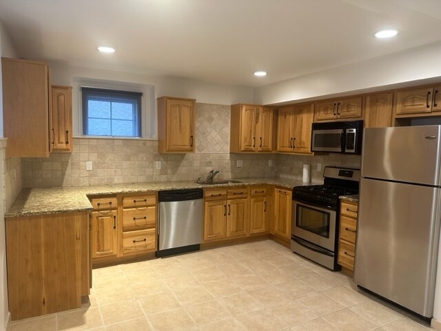 Open Kitchen Concept - 68 Sigourney St