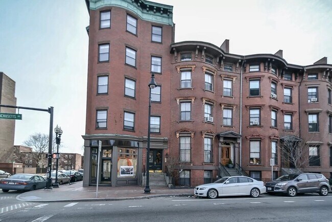 Foto del edificio - 583 Massachusetts Ave