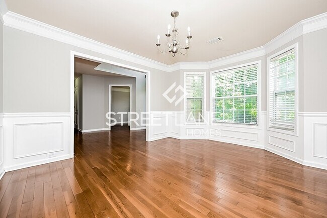 Building Photo - Charming 5 Bedroom in McDonough!