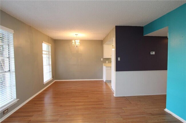 Building Photo - 3429 Willowrun Dr