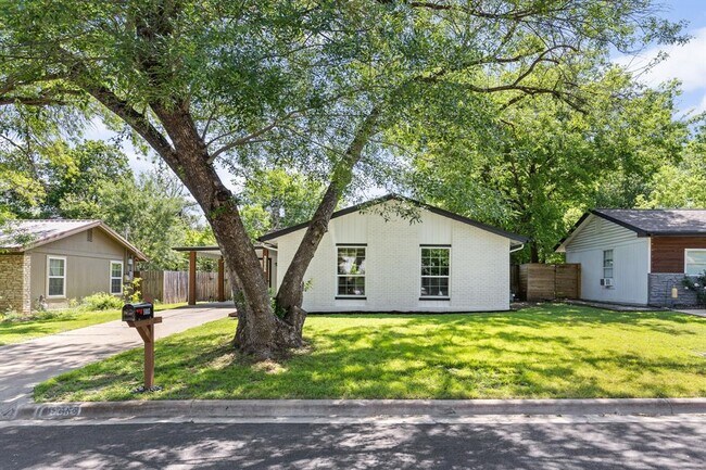 Foto del edificio - 5803 Blythewood Dr